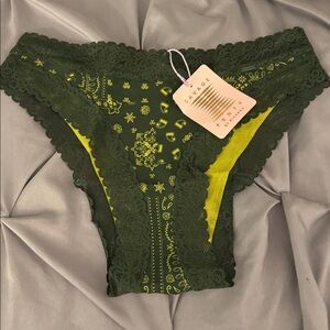 NWT Savage X Fenty Festive Christmas Green Lace Trim Panties